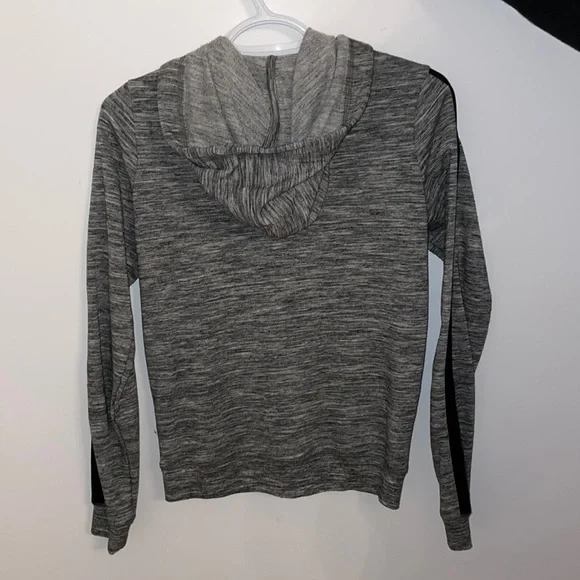 GUESS Zip Up - Picture 2 of 2